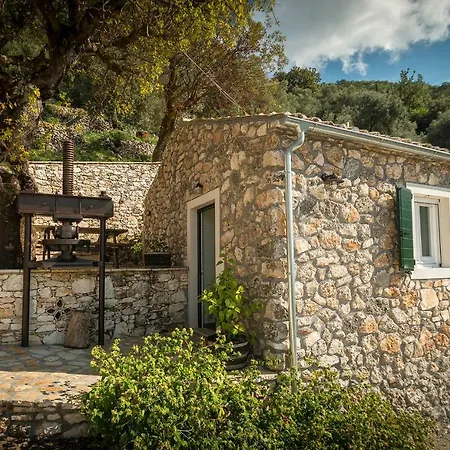 Castelli Olive Press * Acharavi (Corfu)