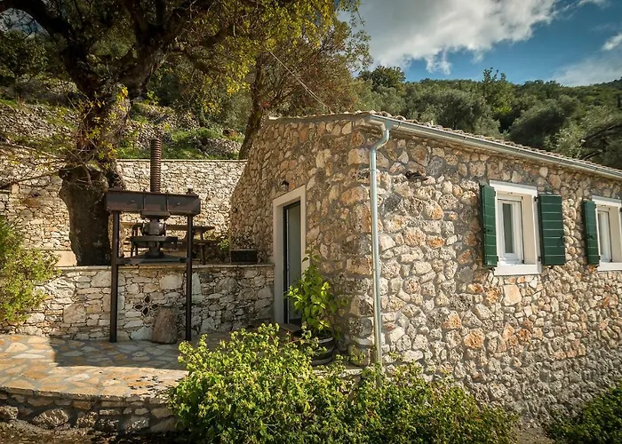 Castelli Olive Press * Acharavi (Corfu)